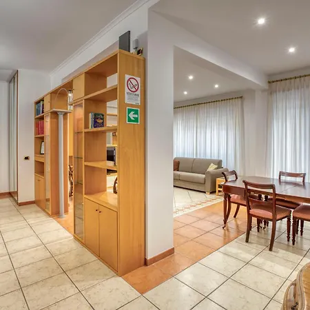 Dimora Savorelli, Ampio Zona Vaticano Apartment Rome
