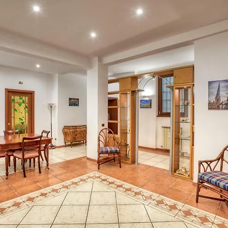 Dimora Savorelli, Ampio Zona Vaticano Apartment *